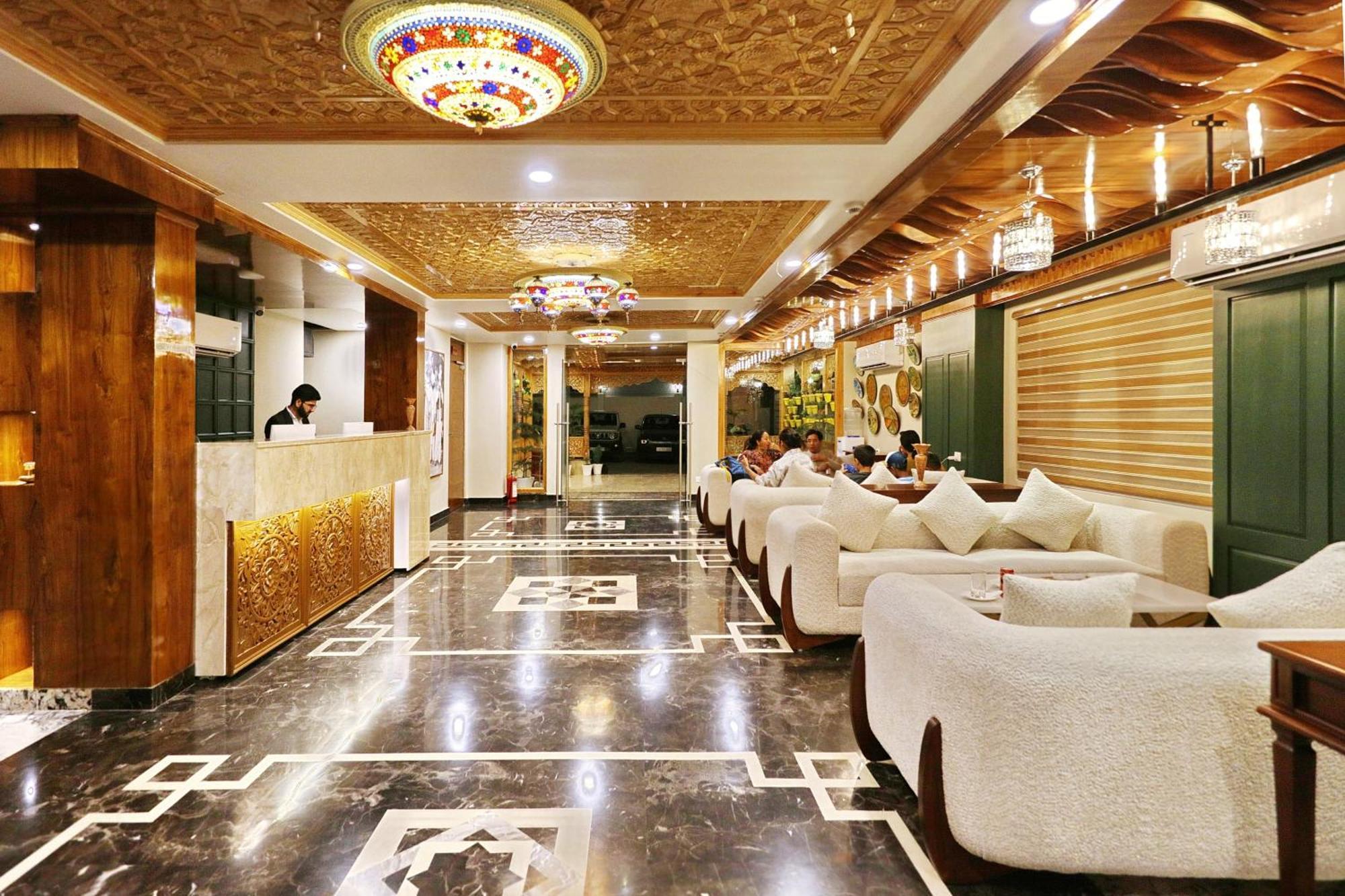 Hotel Blanco Сринагар Экстерьер фото