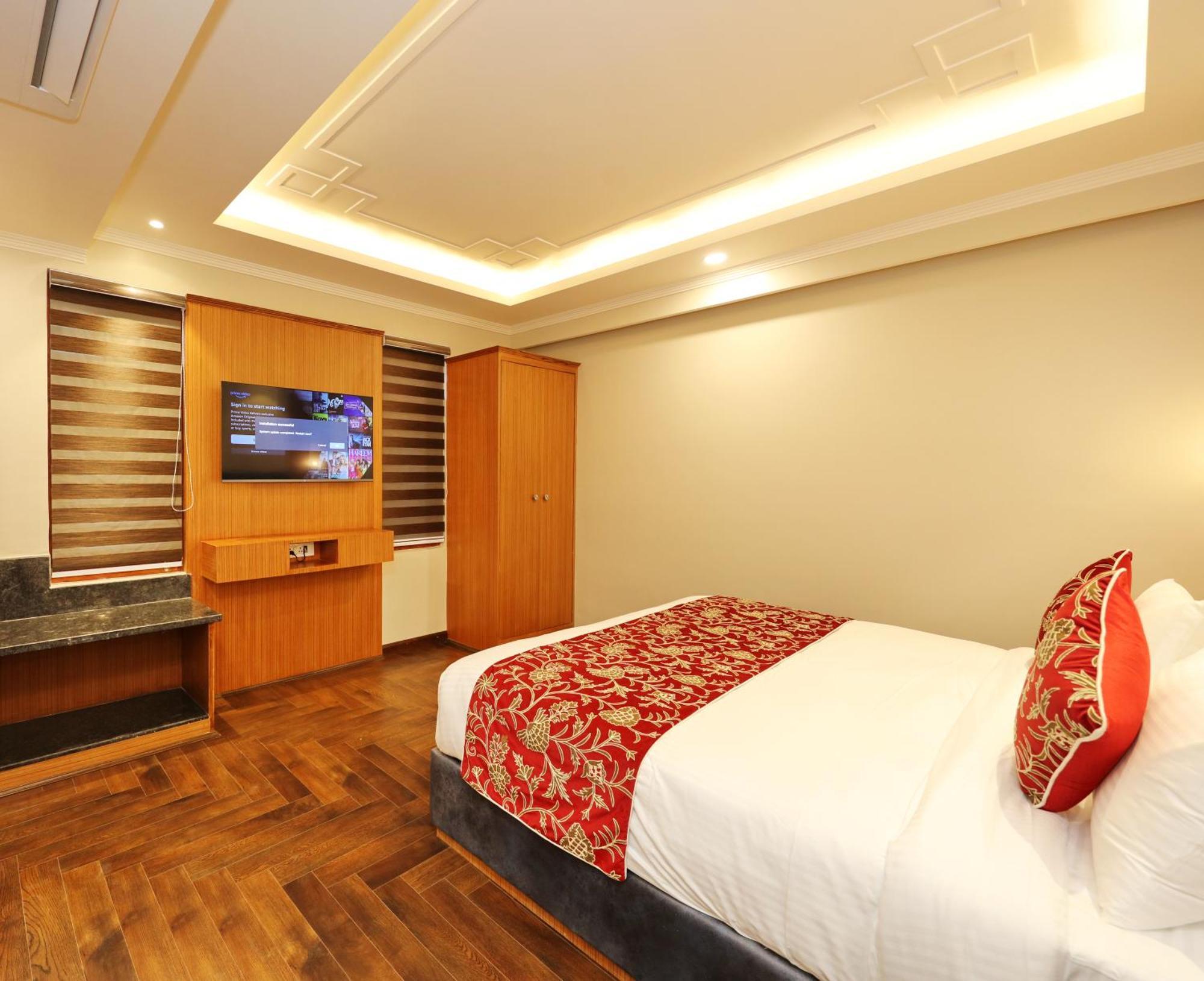 Hotel Blanco Сринагар Экстерьер фото
