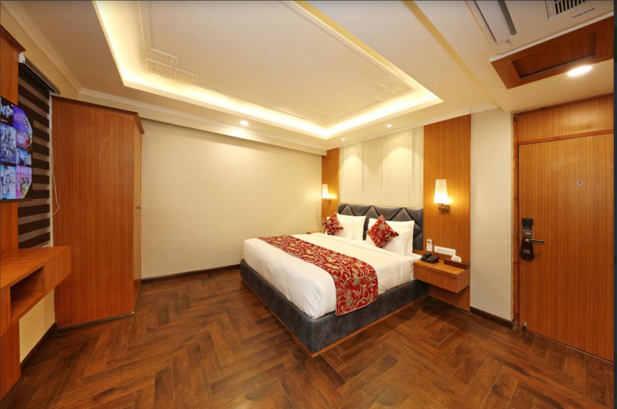 Hotel Blanco Сринагар Экстерьер фото